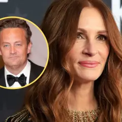 Julia Roberts obok portretu Matthew Perry'ego, aktora znanego z wielu filmów i seriali.