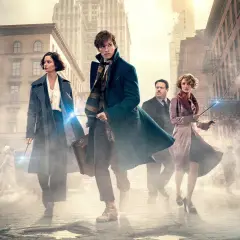 Eddie Redmayne w filmach "Fantastyczne zwierzęta" na ulicach Nowego Jorku.