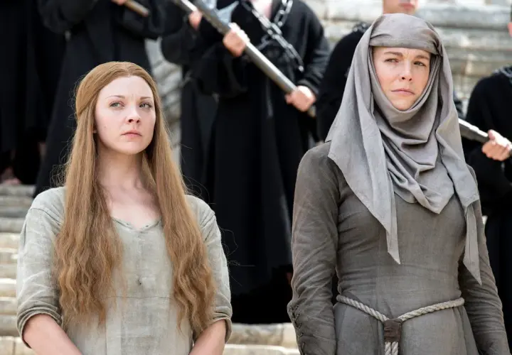 Margaery Tyrell i Septa Unella w scenie pokuty z "Gra o tron s06e04".