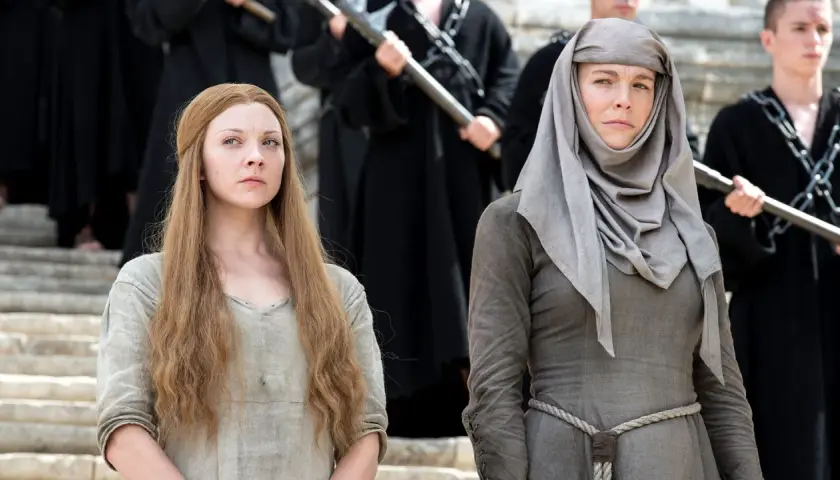 Margaery Tyrell i Septa Unella w scenie pokuty z "Gra o tron s06e04".