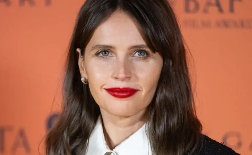 Filmy Felicity Jones – od czego zacząć? Pełna filmografia