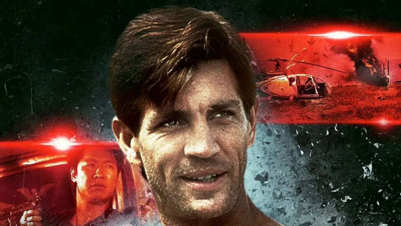 Twarze bohaterów filmu akcji, w tle wybuchający helikopter i samochód. To zapowiedź filmu z najlepszą obsadą.