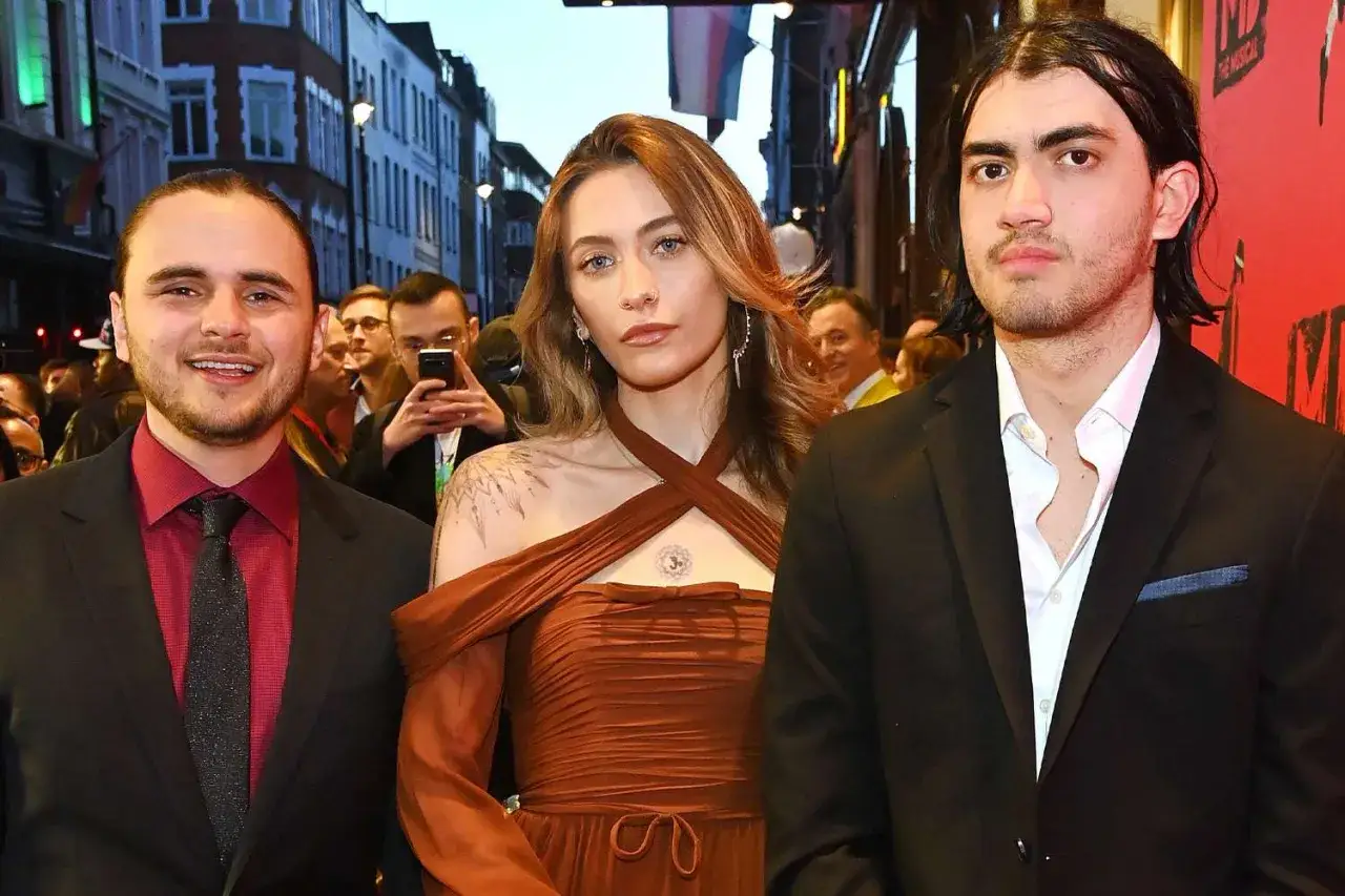 Dzieci Michaela Jacksona: Prince, Paris i Blanket na premierze.